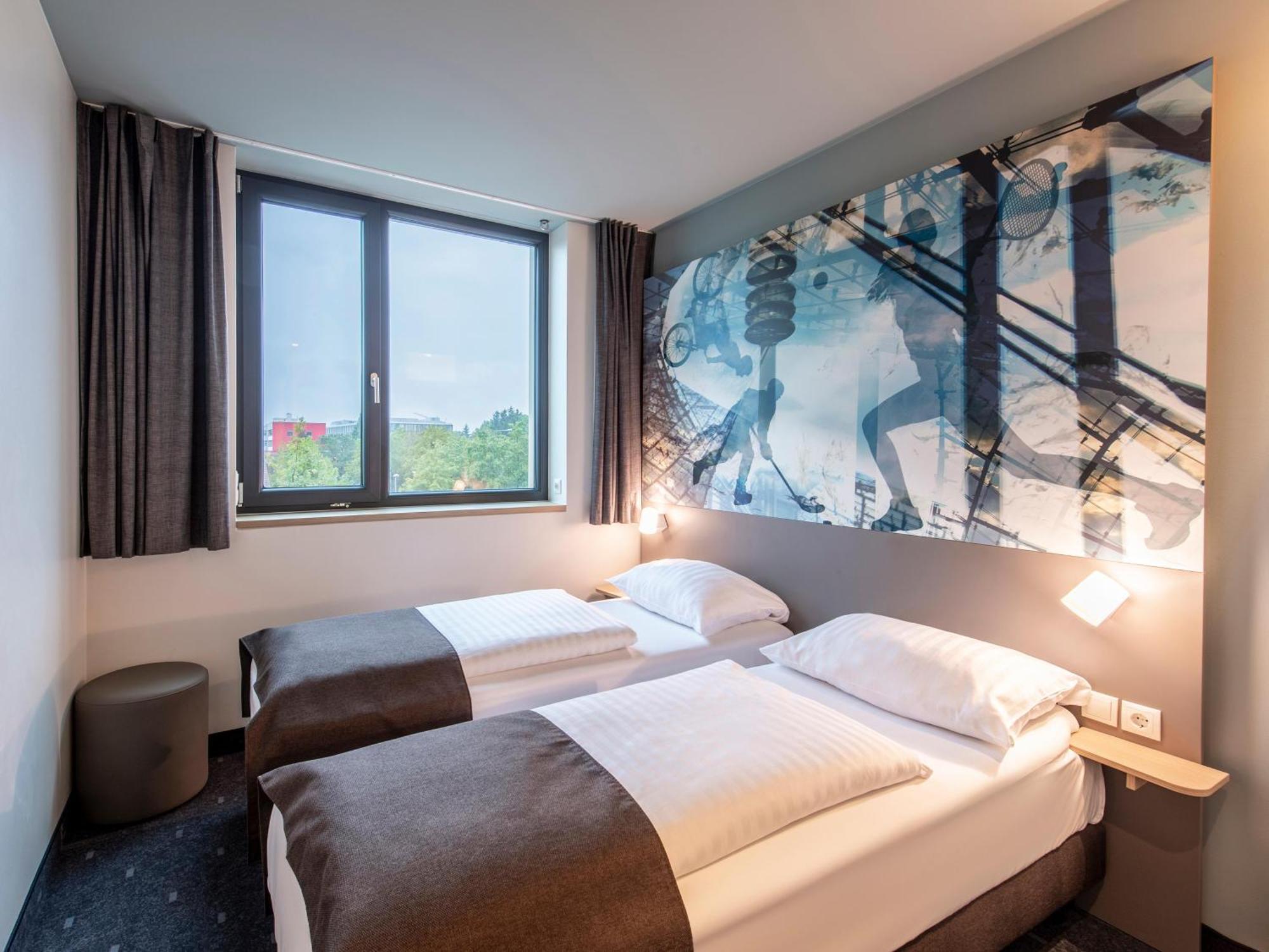 B&B Hotel Muenchen-Olympiapark Exteriör bild
