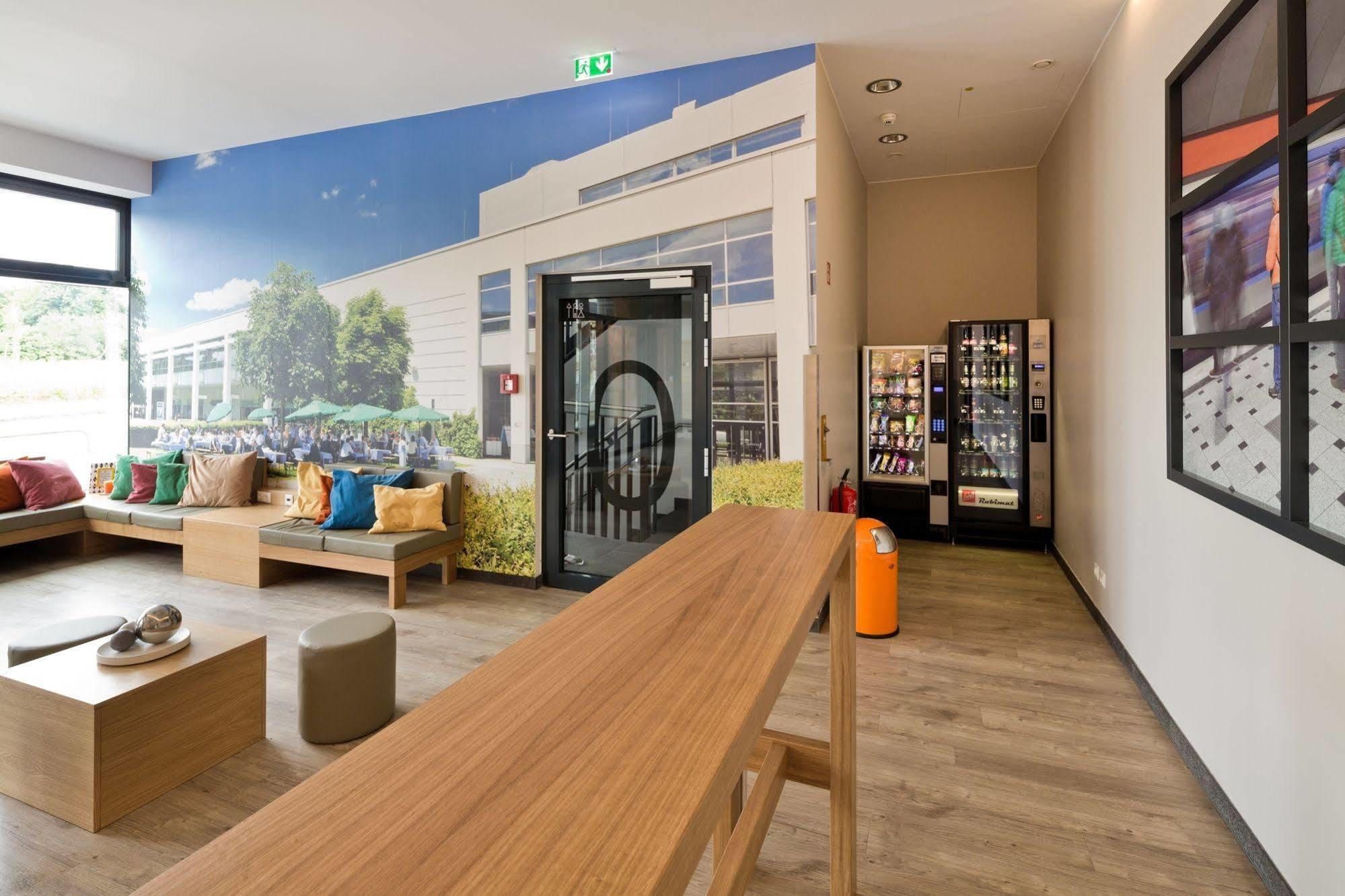 B&B Hotel Muenchen-Olympiapark Exteriör bild
