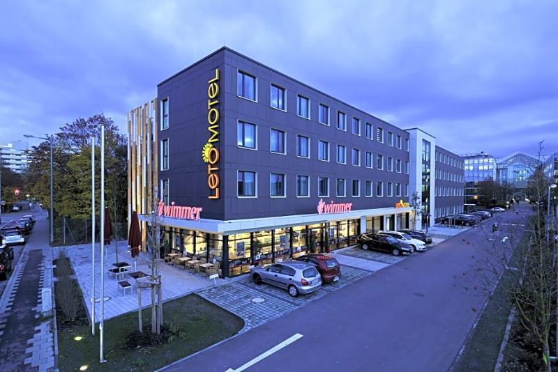 B&B Hotel Muenchen-Olympiapark Exteriör bild